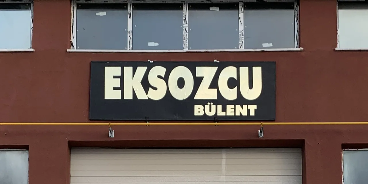 Egzozcu Bülent kapak görseli